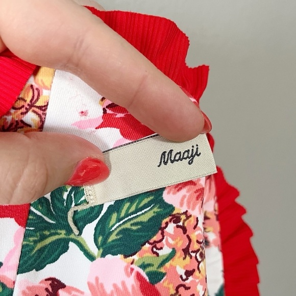 Maaij Camelia Fiesta Red Ruffled Smocked Crop Bikini Top Size 12 Swim Beach - Picture 9 of 11